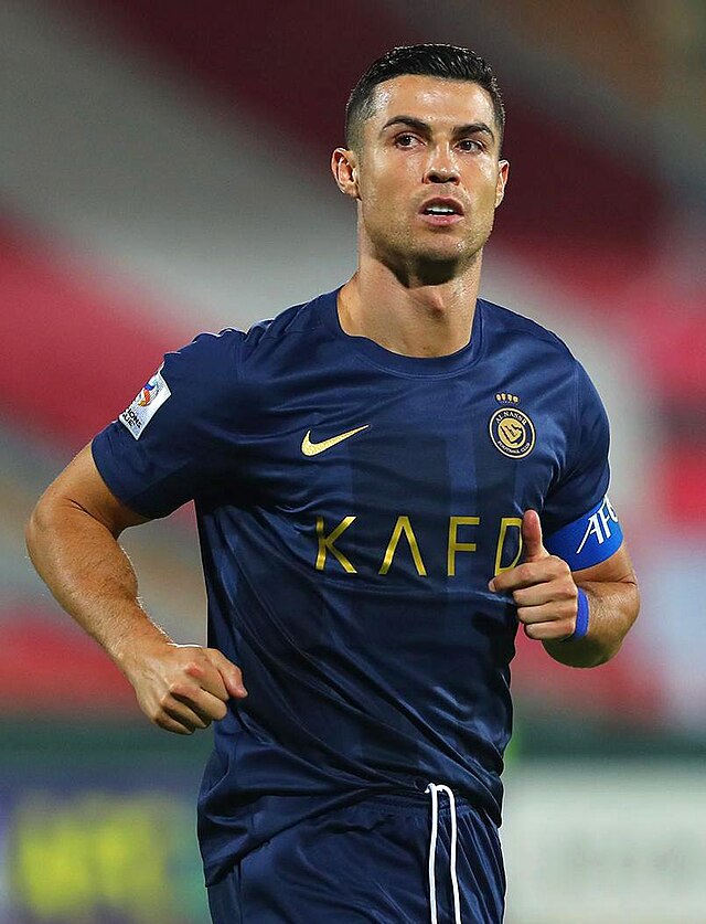 Ronaldo announces retirement from professional football