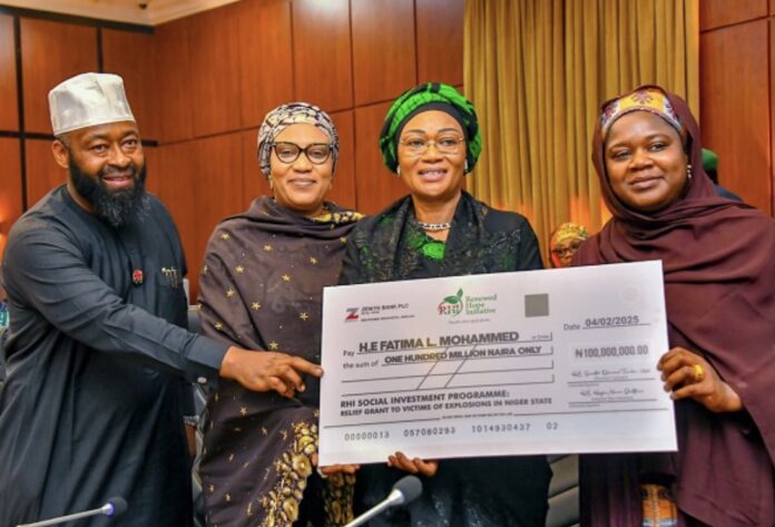 Tinubu's wife personally donates ₦100m to victims of explosions in Niger