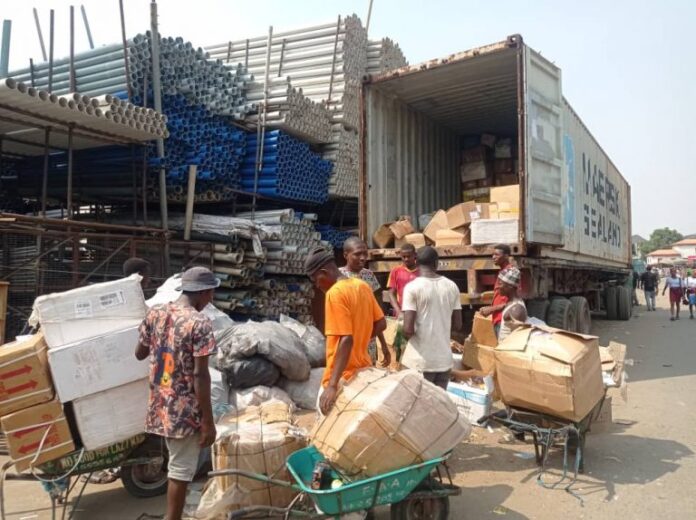 ₦135m bribe rejected as NAFDAC seizes 10 trucks of fake drugs in Anambra (Pictures)