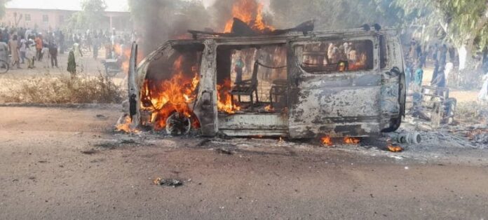 4 die, 10 injured as bus catches fire