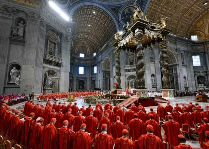 Doors closed as cardinals gather to elect new pope (Video)