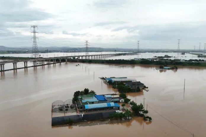 Four dead as South Korea lashed by torrential rain, displacing thousands