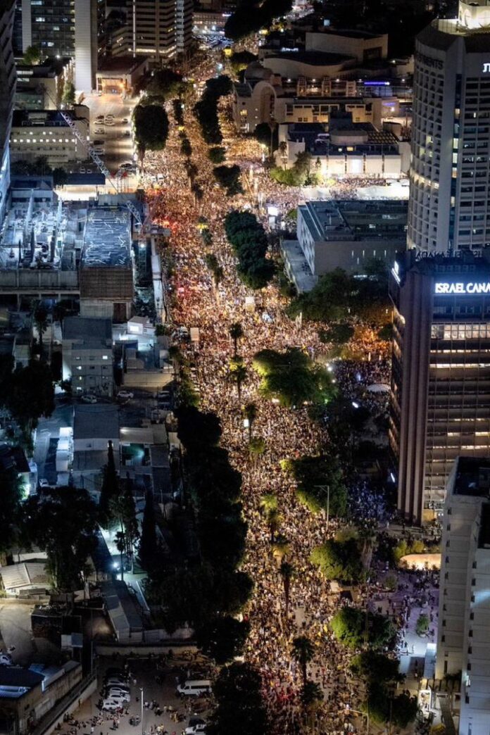 Thousands of Israelis stage general strike to demand Gaza swap deal, end war