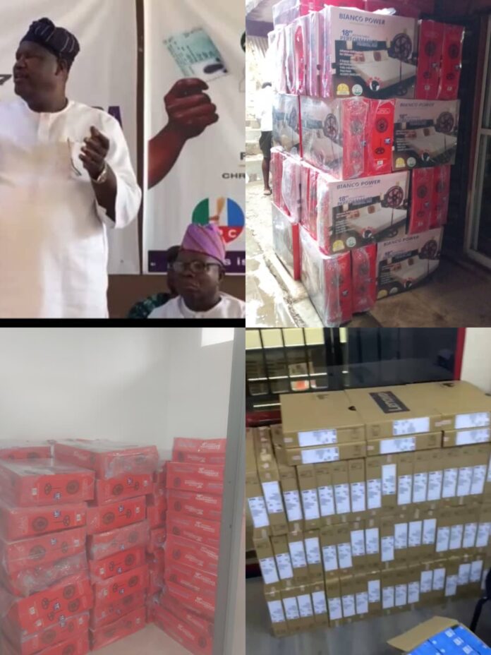 Samuel Ajose Foundation donates materials, cash to Lagos APC for voter registration