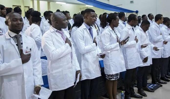 Resident doctors suspend strike, give FG additional two-week ultimatum
