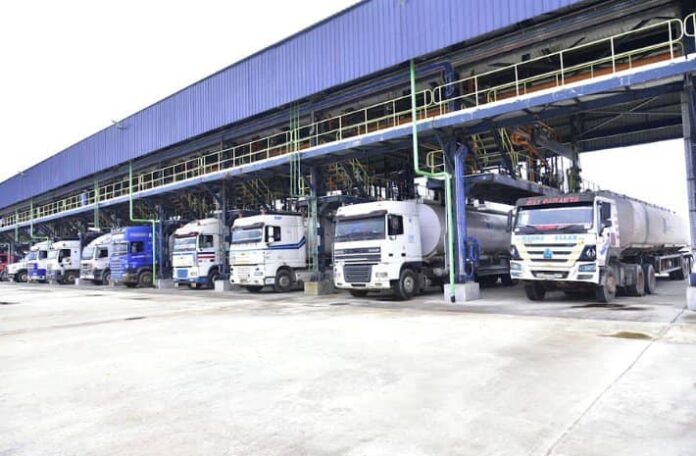 Union standoff threatens fuel crisis as Dangote refinery talks collapse