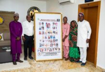 August24news.com Publisher, Ajagbe, presents GAC frame to Lagos Assembly Speaker, Obasa